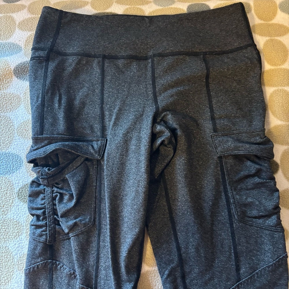 Lululemon Scenic Route Women's Gray Cargo Leggings Size 8 25" - Picture 3 of 8